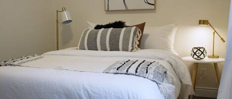 1 bedroom, desk, iron/ironing board, WiFi