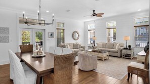 Dining - 30A Stay With Pool & Beach Access + Free Attraction Tickets! (Santa Rosa Beach)