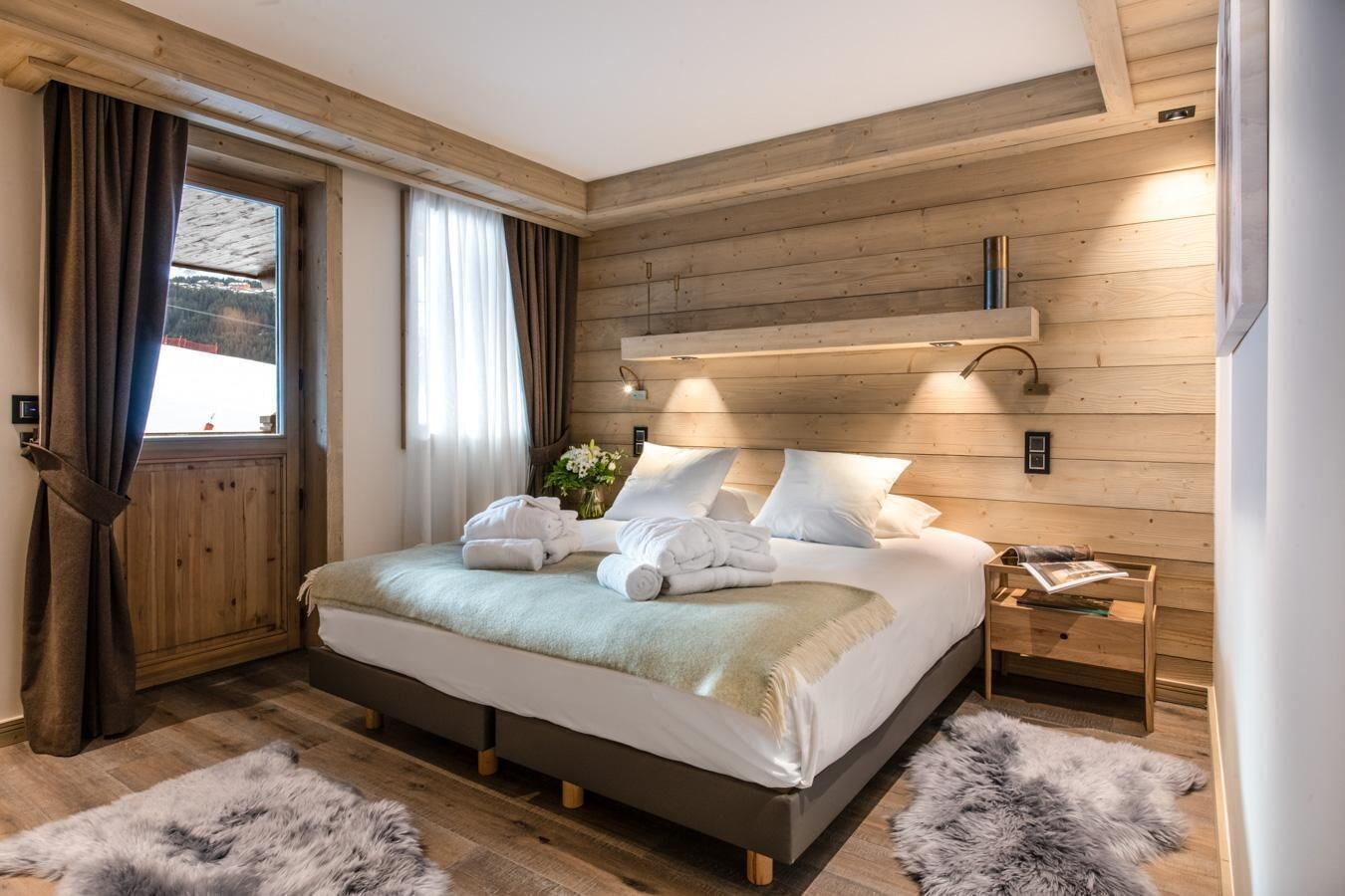 WiFi, bed sheets