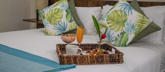 Spacious King Suite at Resort with a river view in gorgeous Roaring Creek Belize