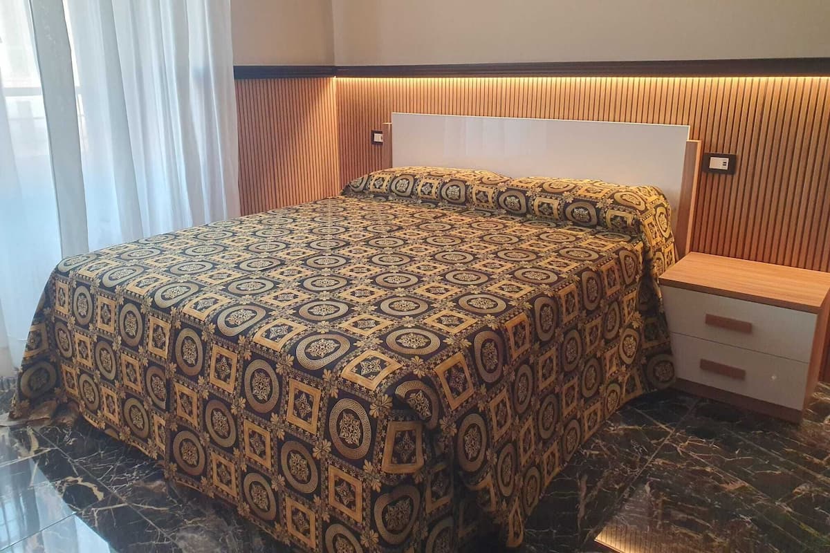 Superior Double Room | Desk, free WiFi