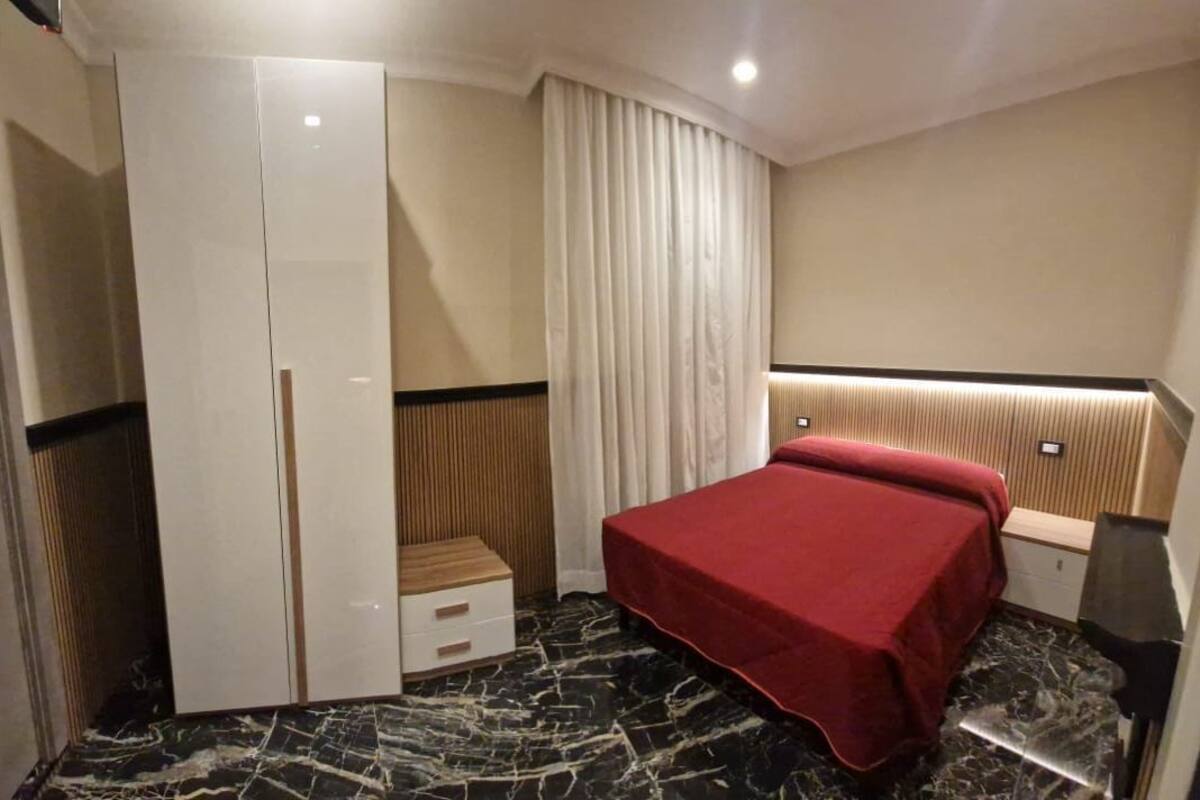 Standard Double Room | Desk, WiFi (free)