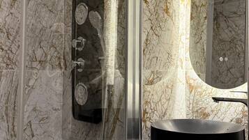 Superior Double Room | Bathroom | Shower, hair dryer, towels, soap