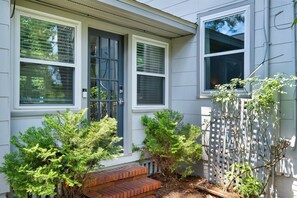 Exterior detail - Charming 3/2 Midtown Home. Minutes from FSU. Fenced Backyard. Pet-Friendly. (Tallahassee)