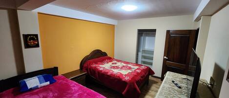 3 bedrooms, free WiFi, bed sheets