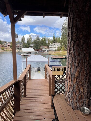 Lakefront Paradise Cabin with Private Dock and Amazing Views