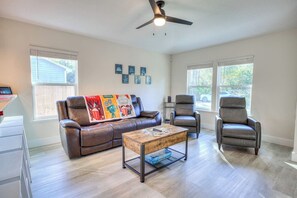 Smart TV, fireplace, video games, DVD player