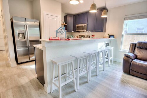 Close to downtown, 3BR,6Beds,Movies, Ping Pong,Fun