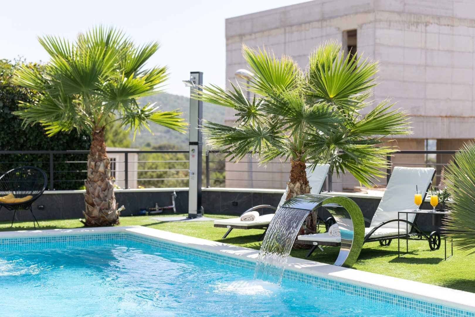 Een verwarmd zwembad