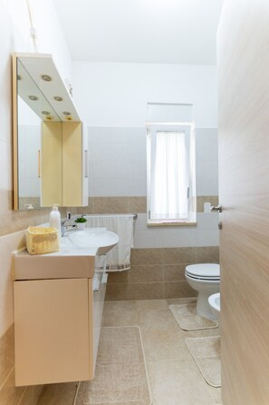 Haartrockner, Handtücher