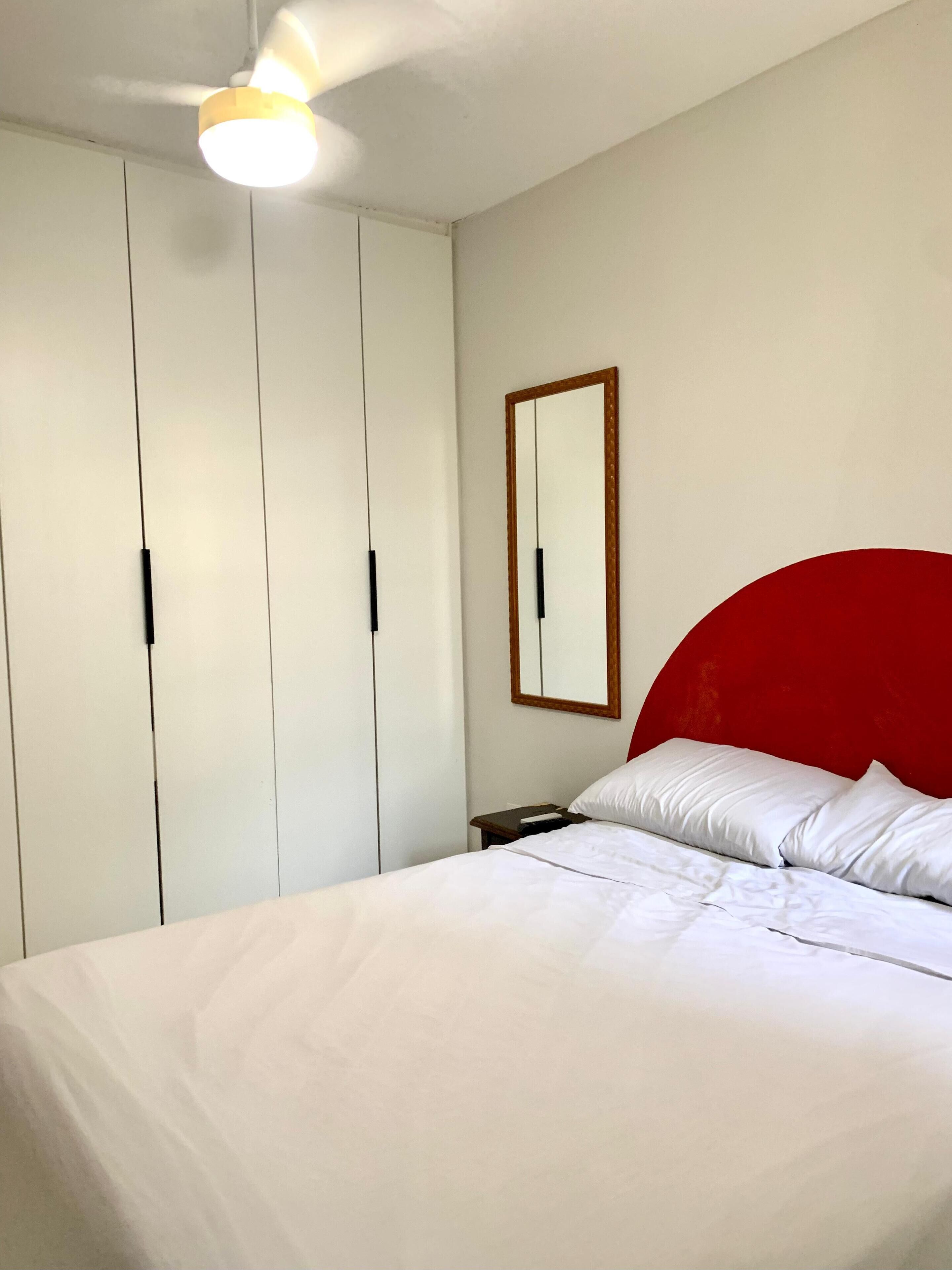 2 chambres, fer et planche à repasser, Wi-Fi, draps fournis