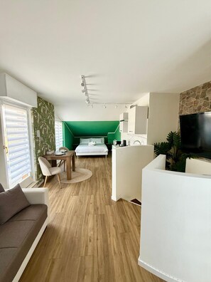 1 chambre, lit parapluie, Wi-Fi gratuit, draps fournis