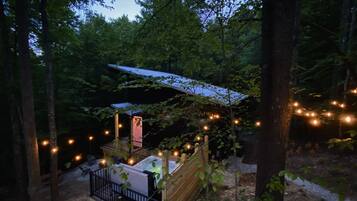 Tina de hidromasaje al aire libre