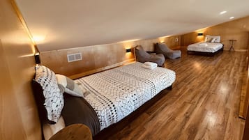 2 多间卧室、办公桌、熨斗/熨衣板、免费 WiFi