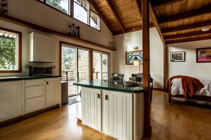 1 habitación, wifi y ropa de cama
