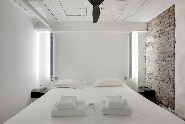 Apartment | 2 Schlafzimmer, laptopgeeigneter Arbeitsplatz, Bettwäsche