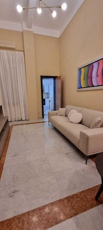 Living area. Paradise Inn 2