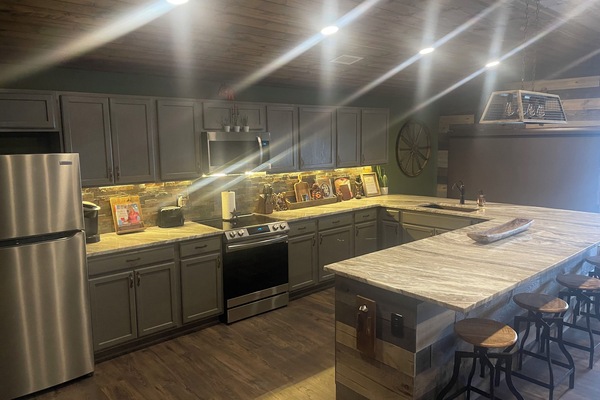 Frigorífic, microones, forn i placa de cuina