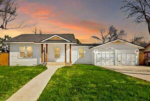 Exterior - Botanical Oasis Near River Walk (San Antonio)