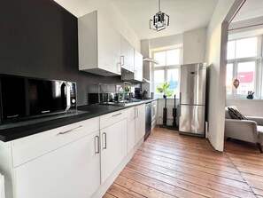 Private kitchen - Spacious Family Apartment Midi (Brussels)