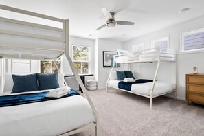 4 bedrooms, iron/ironing board, WiFi, bed sheets