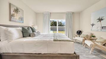 3 bedrooms, desk, iron/ironing board, travel crib