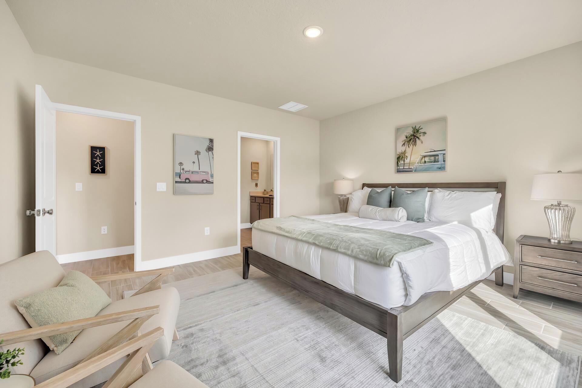 3 Schlafzimmer, Schreibtisch, Bügeleisen/Bügelbrett, Reisekinderbett