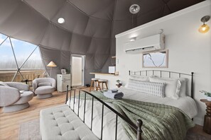 1 bedroom, iron/ironing board, travel cot, WiFi