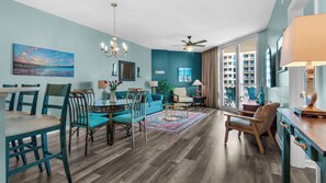 公寓式客房, 多张床, 阳台, 海洋景观 (The Palms of Destin Resort 2813) | 起居区 | 55-英寸纯平电视（配备数码频道）