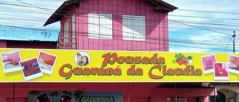 Fachada da propriedade