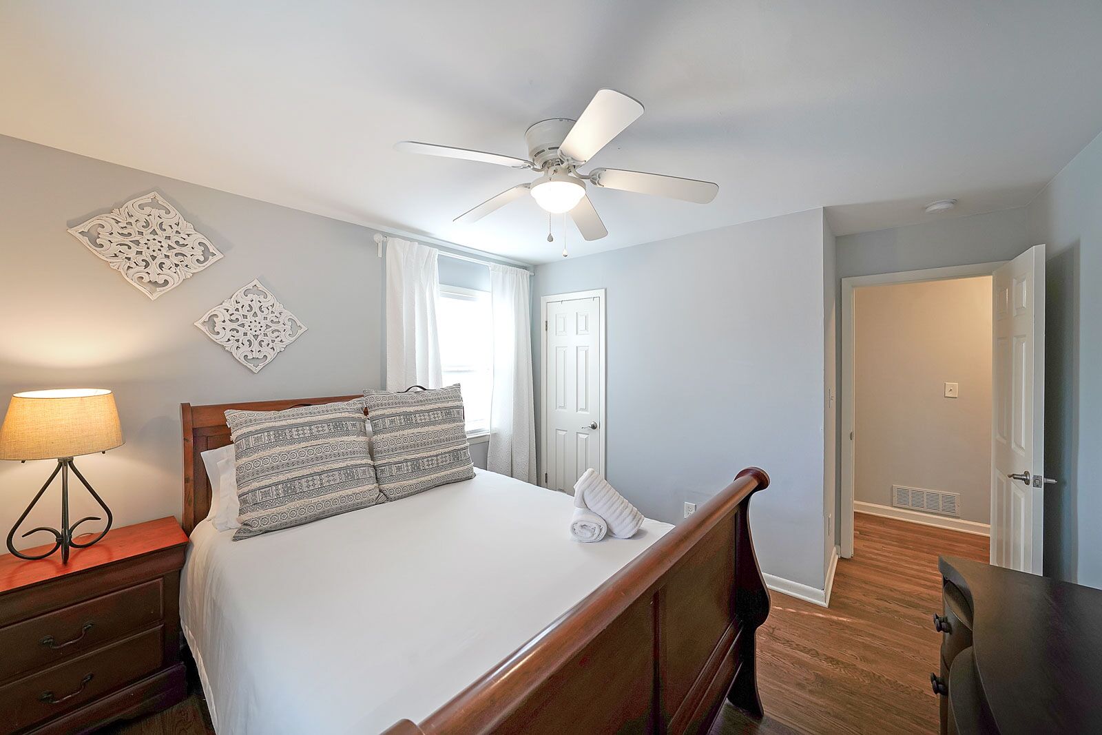2 habitaciones, escritorio, wifi y ropa de cama 