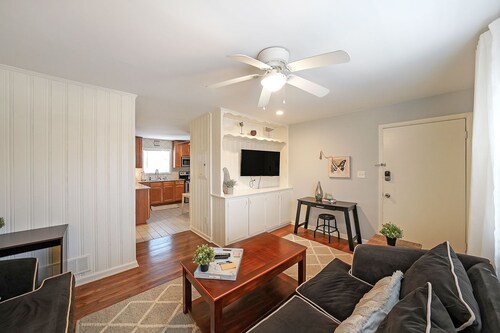 Lake Life A - Apartment in Downtown Lake Acworth
