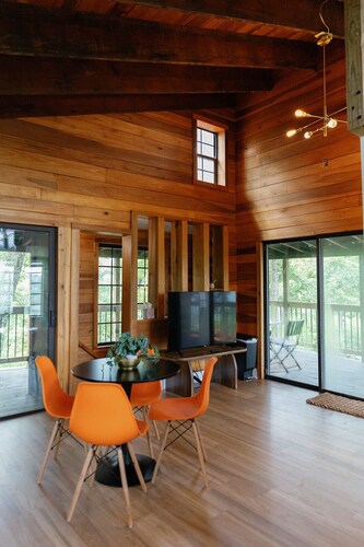 "Black Hawk" - Overlook Cabin in RRG