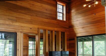 "Black Hawk" - Overlook Cabin in RRG