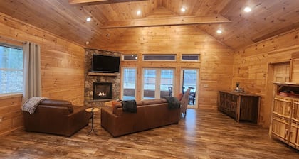 Pine View Retreat | Walk to Lake | Game Room
