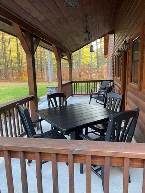 Outdoor dining - Pine View Retreat | Walk to Lake | Game Room (Brantingham)