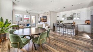 Dining - Coastal Village Townhome | Blocks2 Grandview Beach (Encinitas)