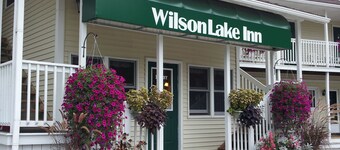 Spacious King Room with AC, WiFi in Peaceful Wilton