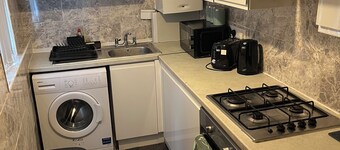 Gorgeous 5-bedroom house with WiFi in Leeds