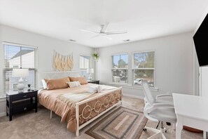 3 sovrum, skrivbord, gratis wi-fi och sängkläder