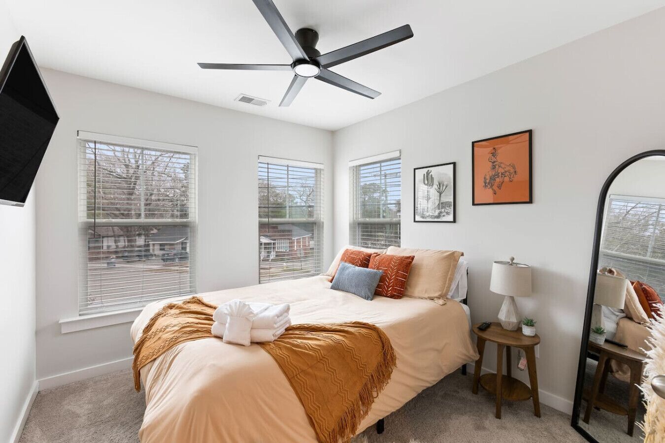 3 bedrooms, desk, free WiFi, bed sheets