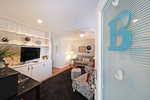 Lake Life B - Apartment in Downtown Lake Acworth
