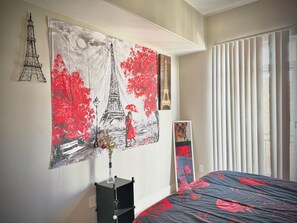 2 slaapkamers, een strijkplank/strijkijzer, wifi, beddengoed