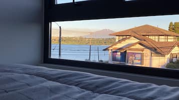 2 habitaciones, escritorio, tabla de planchar con plancha y wifi gratis