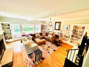 TV, fireplace, stereo