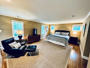 5 Schlafzimmer, Schreibtisch, Bügeleisen/Bügelbrett, WLAN