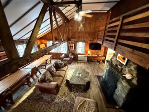 Cabin truyền thống | Khu phòng khách