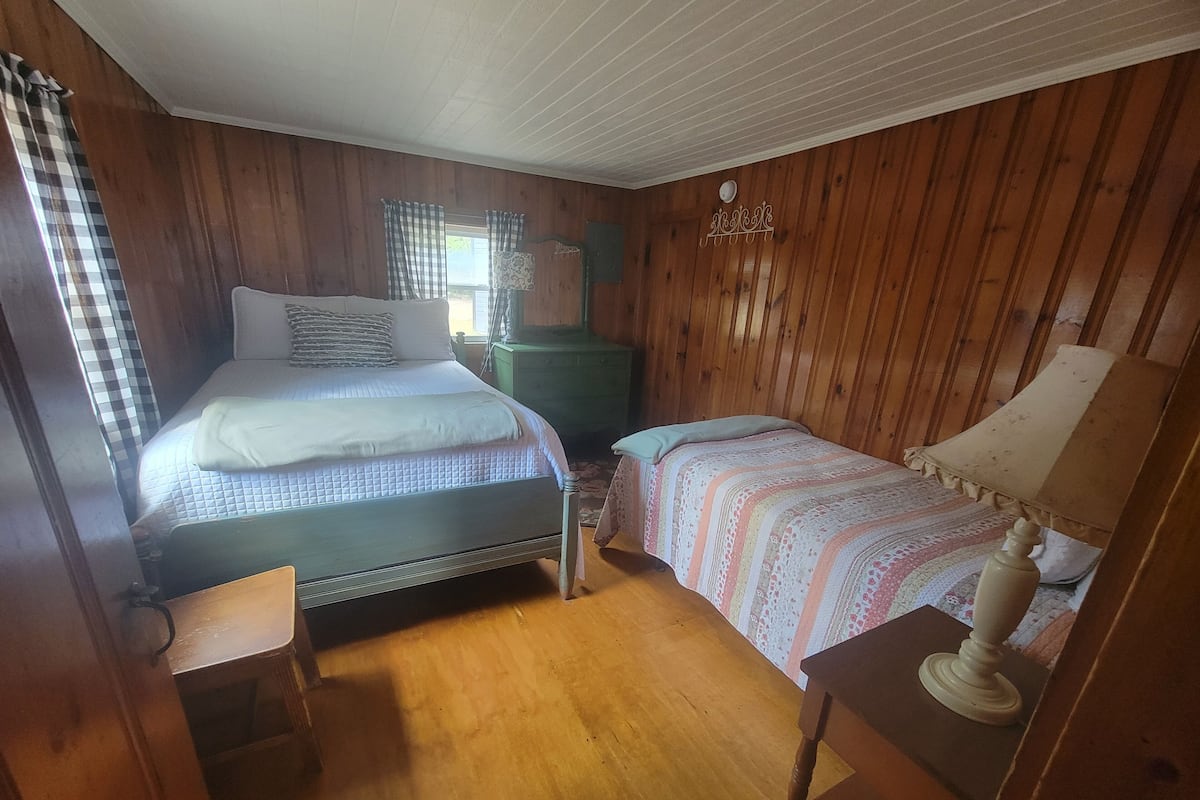 Cabin 3, Patio, Lake View