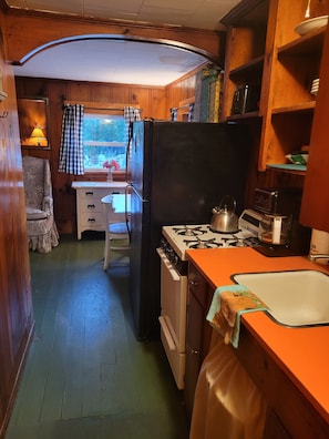 Cabin 5 | Private kitchen