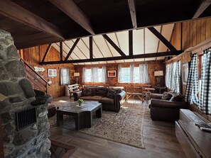 Cabin truyền thống | Khu phòng khách